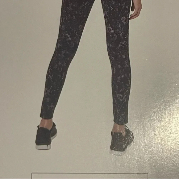 Tuff Athletics Black Rocky Print High Rise UPF 40+ Active Leggings Medium - Picture 5 of 10